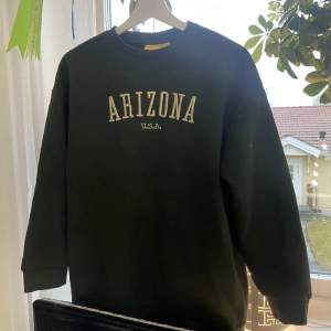  Sweater från Gina Tricot, jättebra skick. Over size passar  XS och S