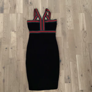 Klänning  - Kommer aldrig till användning 