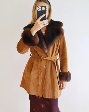 Vintage coat - Genuine suede and fur. Very good condition. The suede has signs of wear but nothing significant. Message me for more photos. Size on label 42, fits like M/L. 