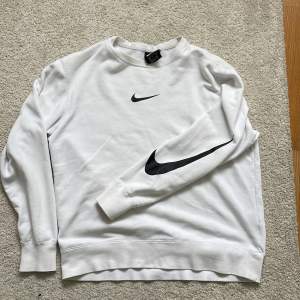 Nike sweatshirt I storlek S 