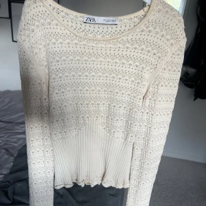 Zara topp - Säljer denna zara topp då den inte kommer till användning längre💓slutsåld