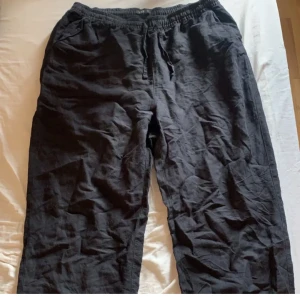 Linnebyxor  - Säljer dessa linnebyxor i storlek XL för 300kr, använd 2 ggr, pris kan diskuteras och köparen står för frakten 