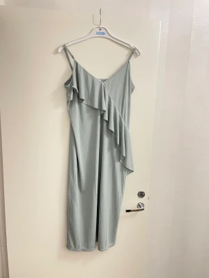 Klänning storlek L - Klänning storlek L