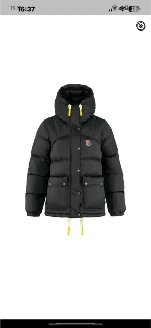 Fjällräven jacka - Säljer nu min fjällräven jacka då den är för stor och inte kommer till användning💓fint skick 