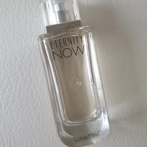 Eternity Now Calvin Klein 50ml - Säljer min Eternity now från Calvin Klein 50ml.   Endast testad. Nyskick. 