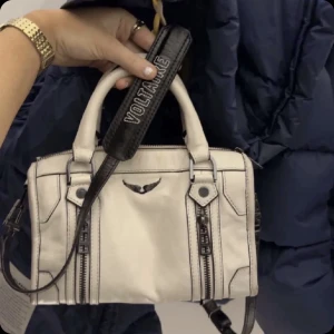 Zadig väska - Super snygg och unik Zadig väska i modellen Sunny! nypris e 4000 och super bra skick, har dustbag o kvitto , fler bilder finns vid önskemål 😍