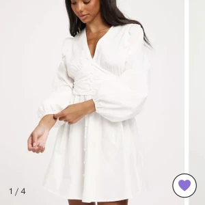 Klänning - Klänning från Nelly perfekt till student och sommar! Nypris 549kr, storlek 36🌸