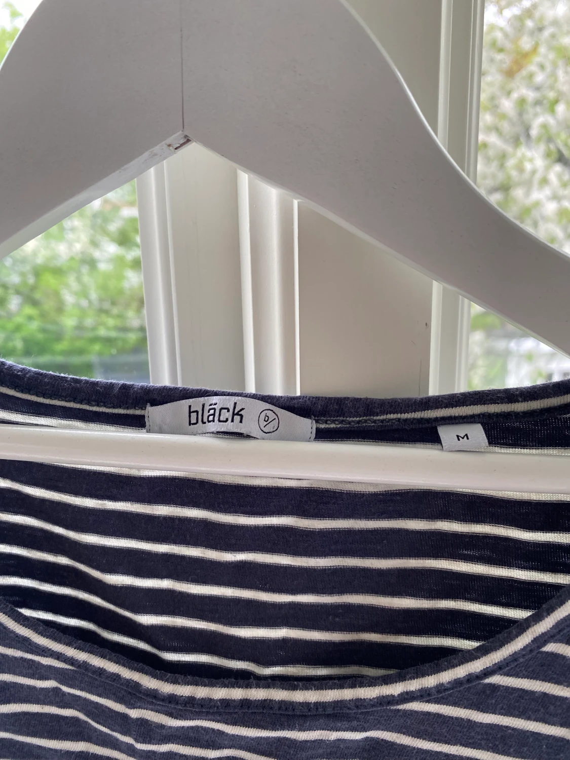 Blå/vit T-shirt  - 91