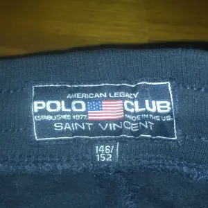 Polo Club shorts i mjukt material som jag köpt för 200 kr. De är i jättebra skick ock det finns inget hål eller fläck på de.