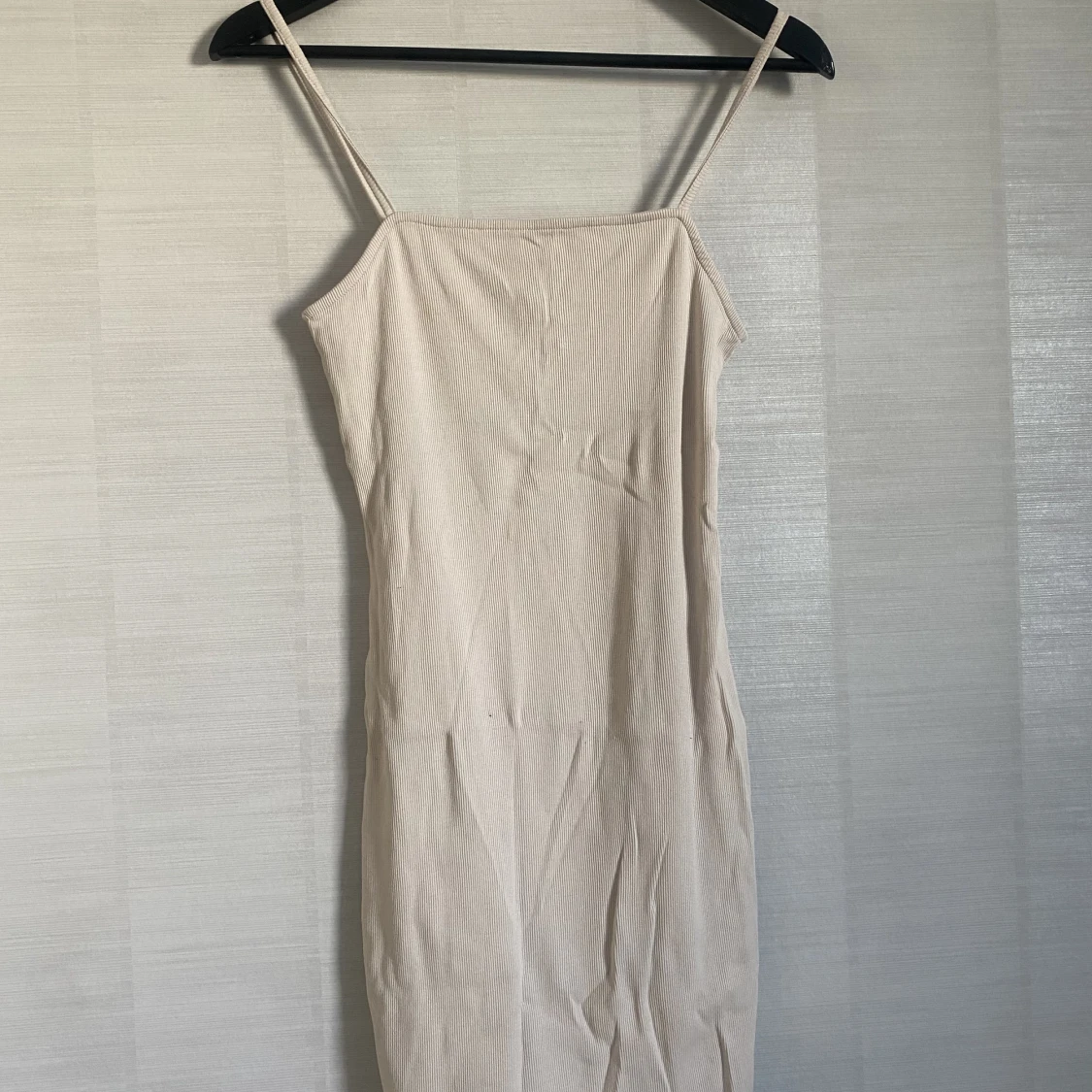 Kort beige klänning 