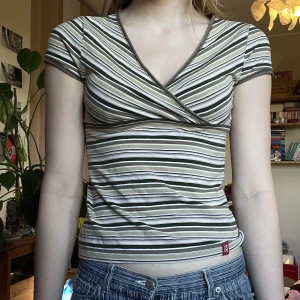 EDC topp - Ascool randig topp från EDC by esprit. Står storlek L men skulle säga S-M då den är stretchig!