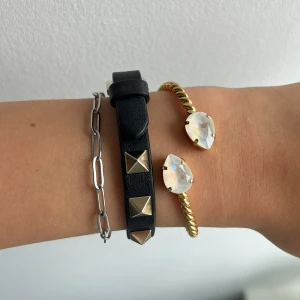 Caroline svedbom - Jätte fint Caroline svedbom armband! Använt Max 10 gånger! Frakt ingår ❤️