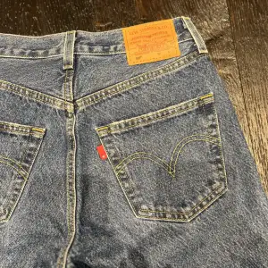 Sjukt snygga original 501 jeans från Levi’s i nyskick! Endast använda 1 gång 🫶🏼🫶🏼 Nypris 1249kr
