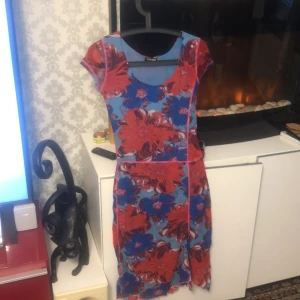 Strl M - Inte använd. Bara testat 1 gång.