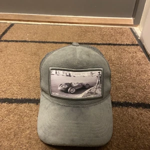 Keps - Säljer nu denna feta keps ifrån Wonbrand pga av att den inte används. Kepsen är i änvändt skick(bild3) men fungerar utmärkt. Kepsen är inköpt sommaren 2022 Skriv för mer information/bilder. Pris kan diskuteras 