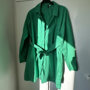 Skjortklänning  - Super super fin skjortklänning från hm!!