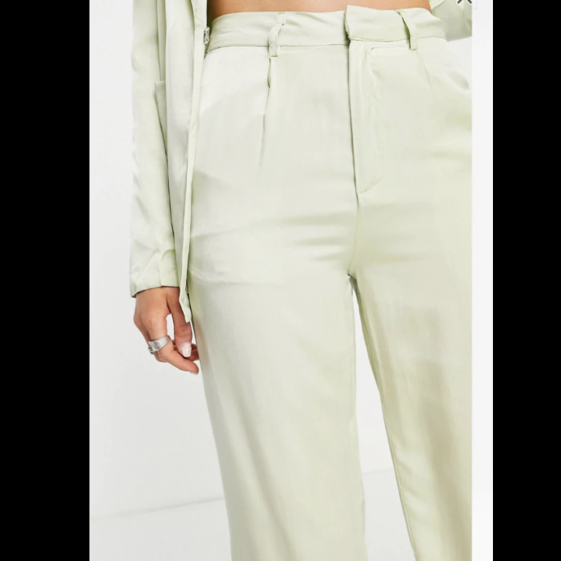 Helt nya silkes/siden kostymbyxor (prislapp kvar) - 90