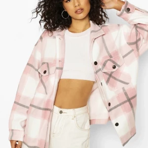 Rosa skjortjacka🌸 - En rosa skjortjacka från boohoo. I storlek S, lite oversized💗