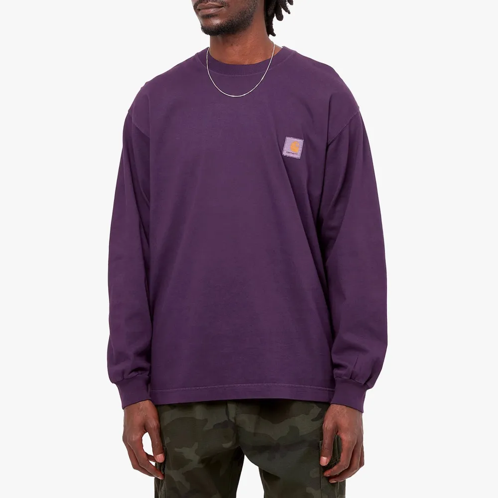 Sweatshirt från Carhartt WIP som endast är använd 1 gång. Storlek M i oversize herrstorlek så passar allt från S-L/XL. . Tröjor & Koftor.