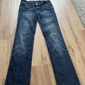 Lågmidjade jeans  - Okänt märke, fina lågmidjade jeans.storlek 36 