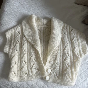 Bolero - Jättesöt bolero köpt secondhand! Kommer ej till användning 