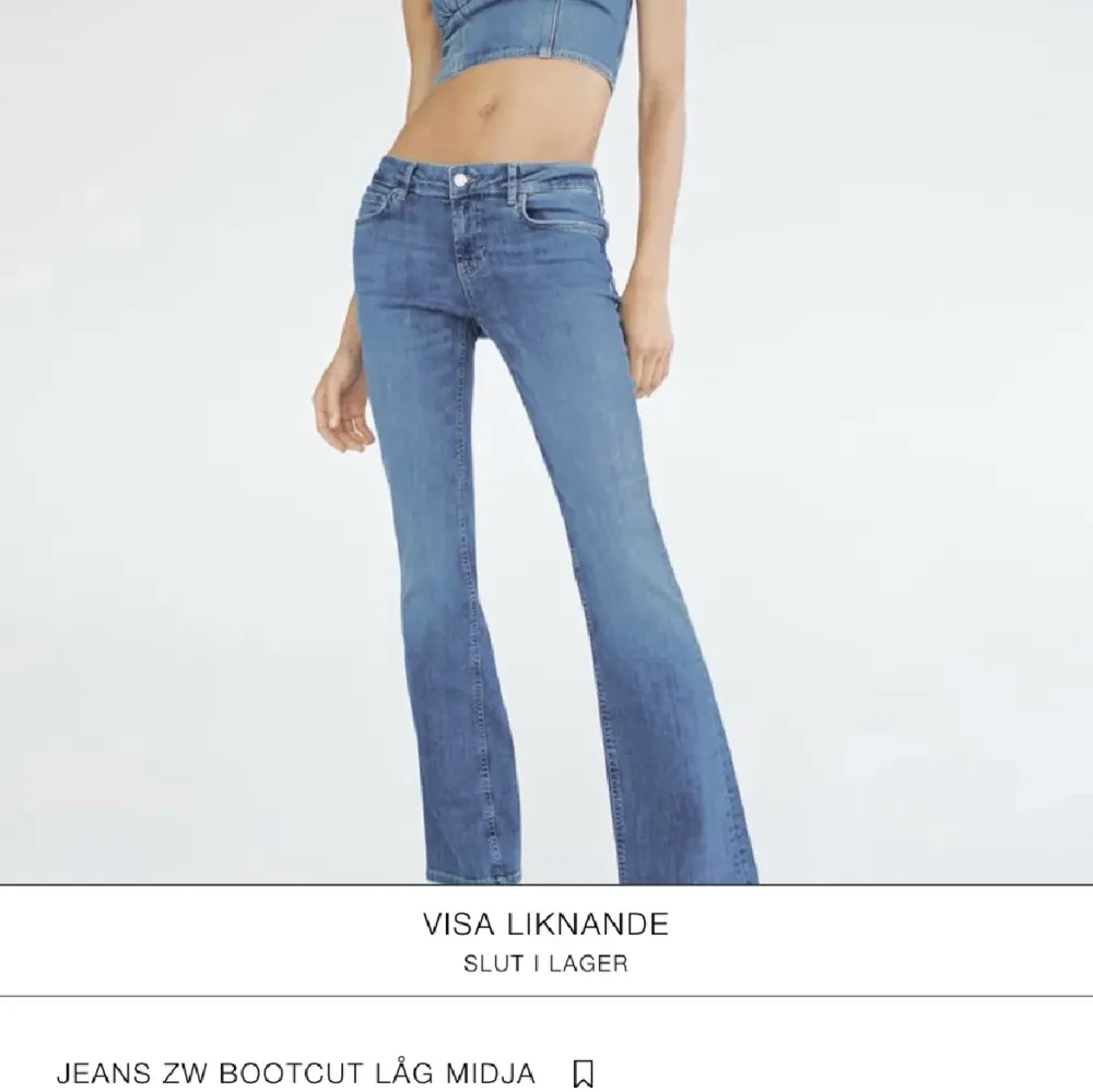 Säljer dessa lågmidjade zara jeans i storlek 34 som tyvärr var för stora för mig, inga defekter, har inga fler bilder men den andra bilden är mina byxor på, och vet inte midjemåttet å längden tyvärr❤️. Jeans & Byxor.