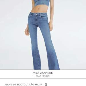 Säljer dessa lågmidjade zara jeans i storlek 34 som tyvärr var för stora för mig, inga defekter, har inga fler bilder men den andra bilden är mina byxor på, och vet inte midjemåttet å längden tyvärr❤️