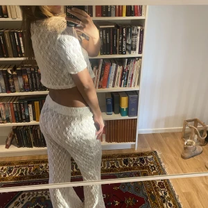 Vitt set - Vitt set från reserved i strl S. En del för 170 eller båda för 300