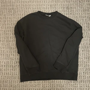 WEEKDAY tröja - Fräsh weekday tröja i storlek L