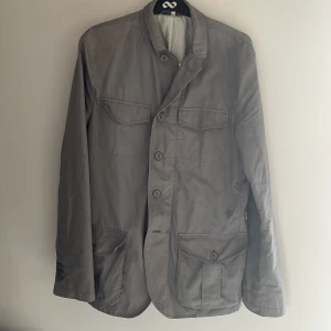 Orlebar Brown Kavaj jacka  - Stilfull kavaj jacka från Orlebar Brown. Inköpt för två år sedan och är använd men i gott skick. 