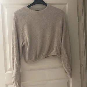 Topp - Croppad modell, i mycket gott skick 