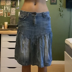 Kjol - Jeanskjol i fint skick🩵