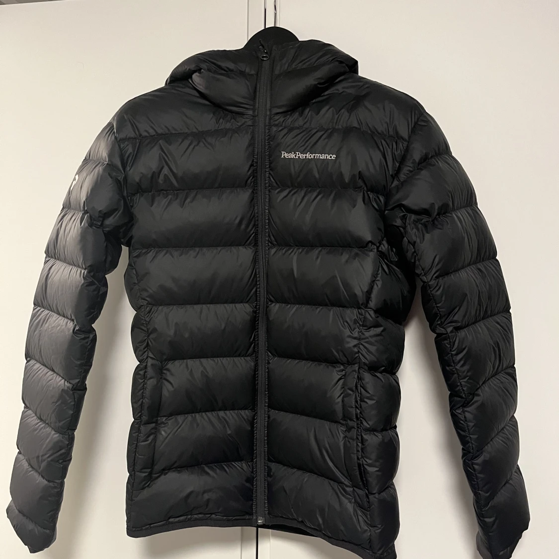 Peak Performance Down Hood Jacket