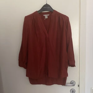 Oanvänd blus - Oanvänd