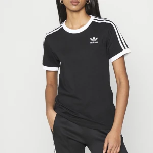 Adidas Tröja - Använd fåtal gånger