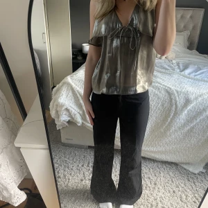 Lågmidjade kostymbyxor - Ett par supersköna och snygga lågmidjade kostymbyxor från hm!