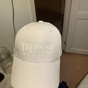 En gåva från Hugo boss som min pappa fick genom en kontakt som jobbar inom Hugo boss. Väldigt sälsynt och säljs ingenstans