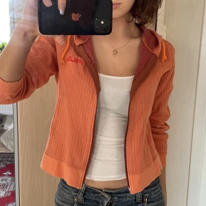 kofta! - köpt på plick men passade inte riktigt❤️ skriv vid frågor!🥰🥰💜(lånad bild)