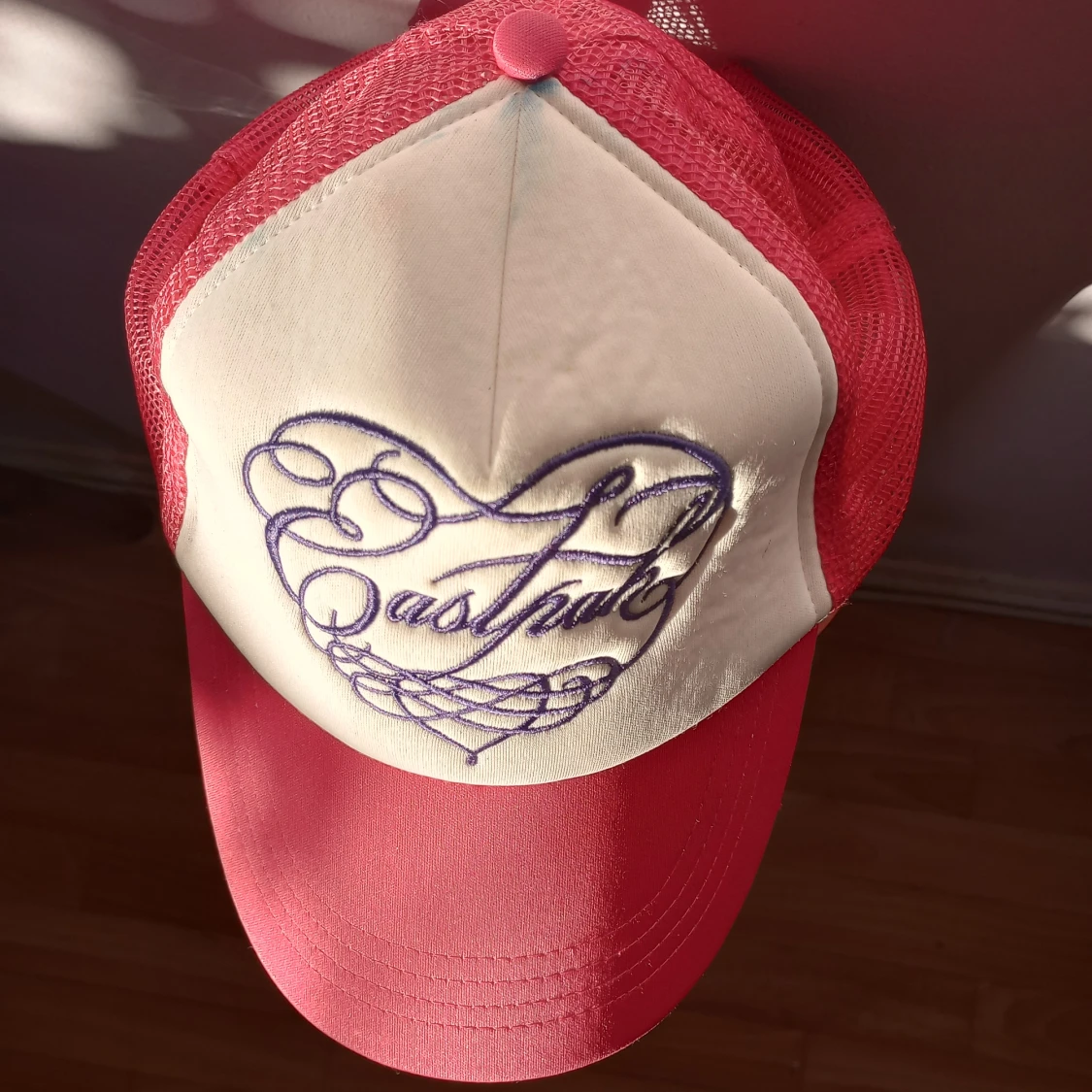 Eastpak cerise truckerkeps 