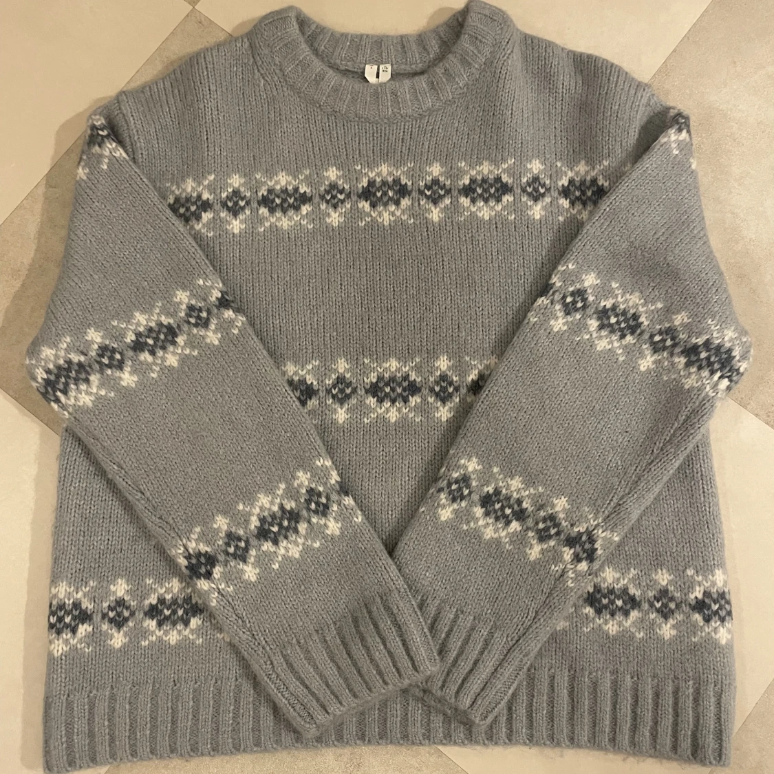 Arket stickad tröja 