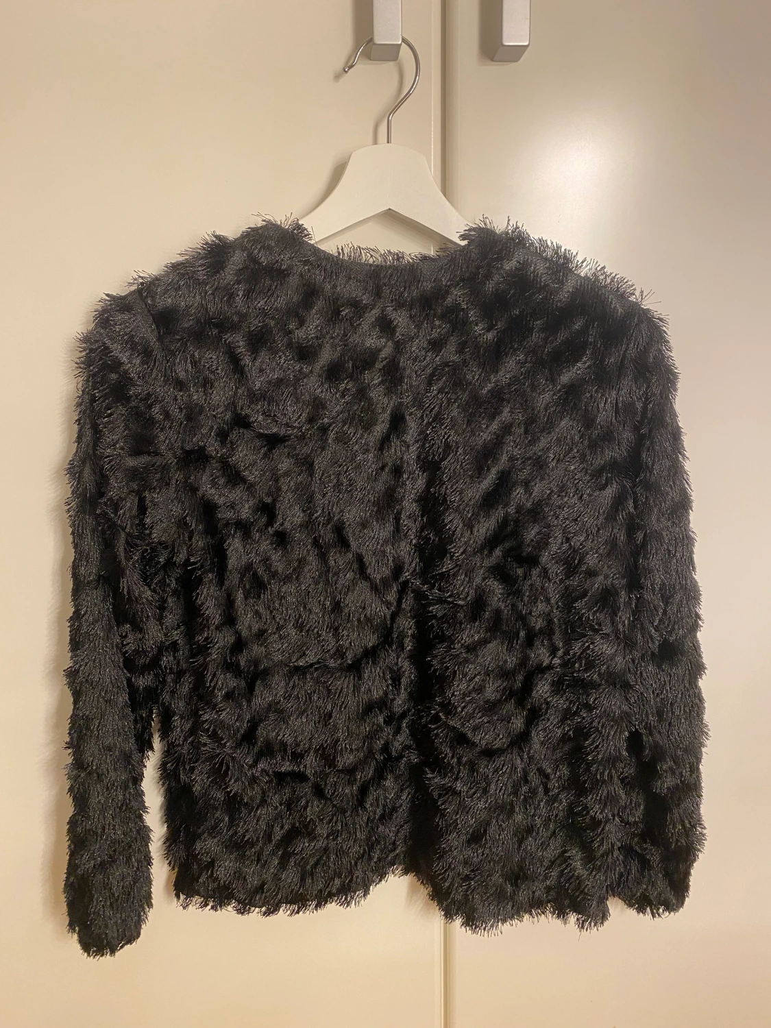 Fluffig tröja/kofta - 90