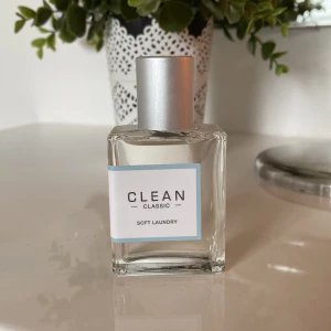 Parfym - Säljer denna helt oanvända Clean Classic parfym 💕