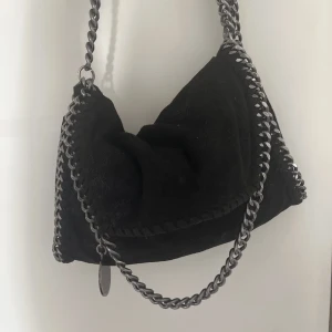 Väska - Jättefin stella mc carteny likande väska 💞