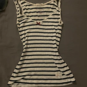 Odd molly linnne - Super sött linne från odd molly. Aldrig använd