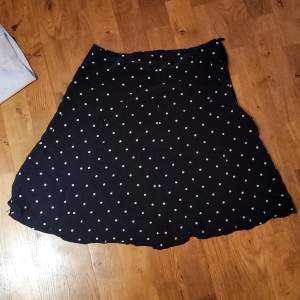Fin prickig kjol från Åhléns knappt använd