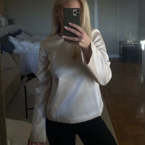 Blus - Blus från HM! Använd Max 3 ggr☺️ 