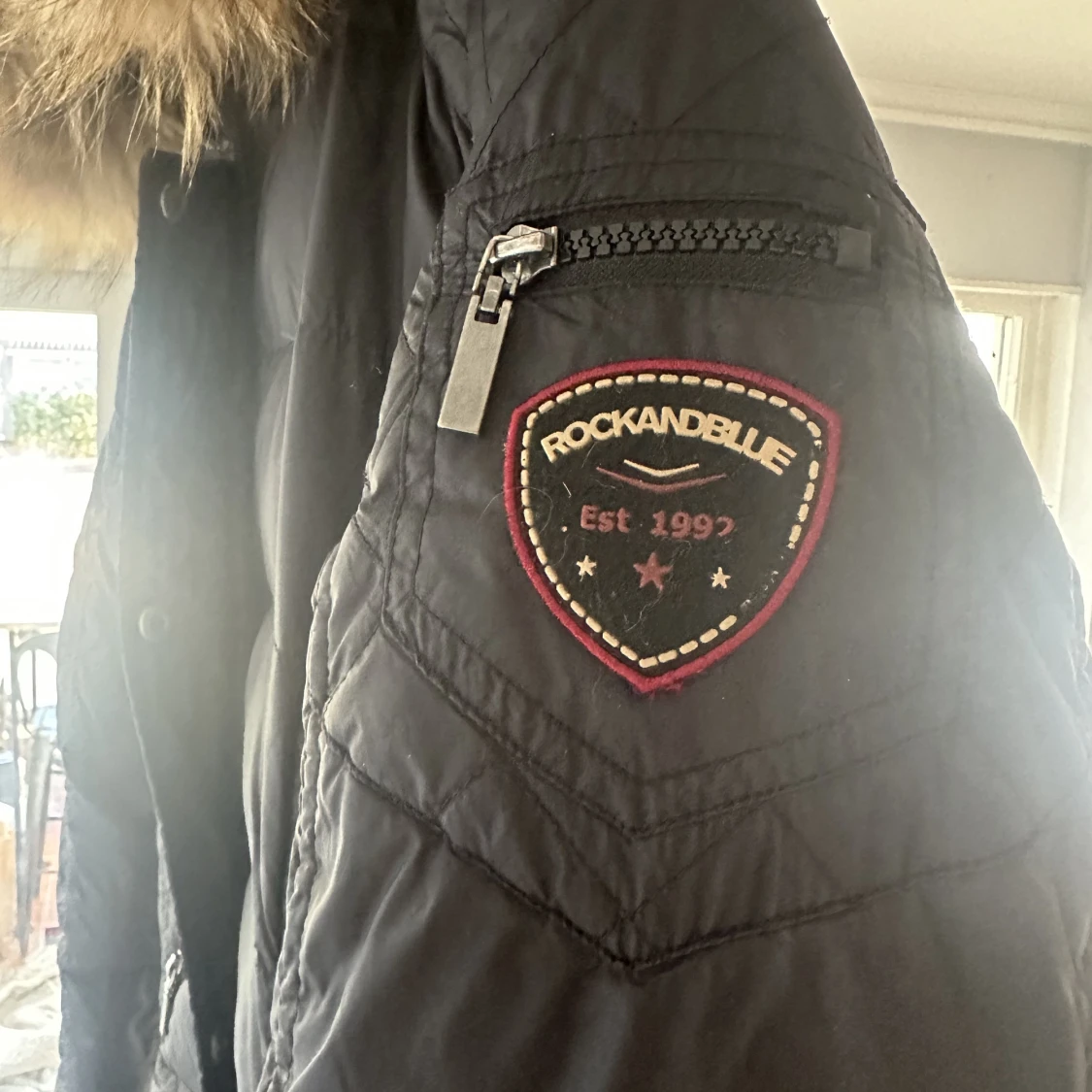 Rock and Blue Jacka - 91