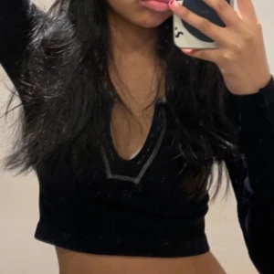 UO top - Bra skick, endast använd två gånger, från Urban Outfitters. Ord Pris var 399kr