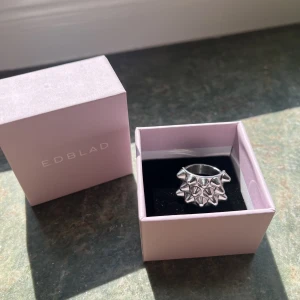 Edblad peak ring silver - Så fin! I storlek S 16,8mm 🖤🖤