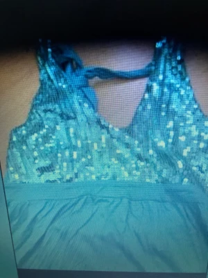 Festklänning  - Fin Festklänning  